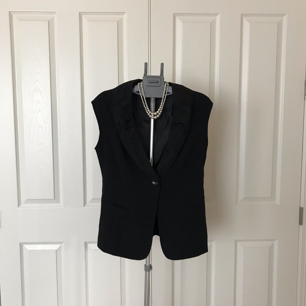 Cabi size 6 blazer vest